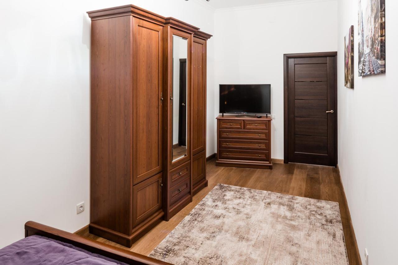 Romari Площа Міцкевича Lviv Exterior photo