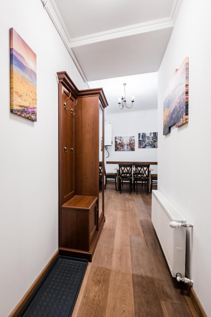 Romari Площа Міцкевича Lviv Exterior photo